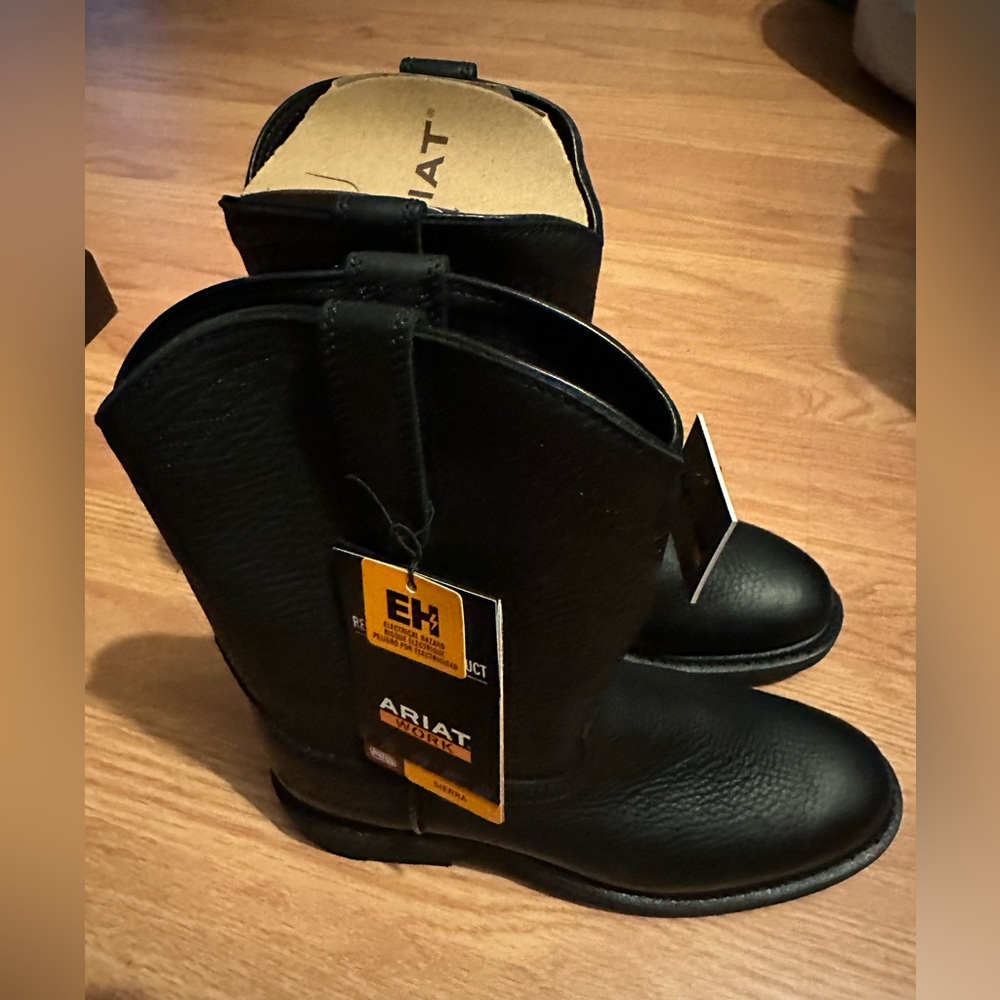 Brand new Ariat work boots